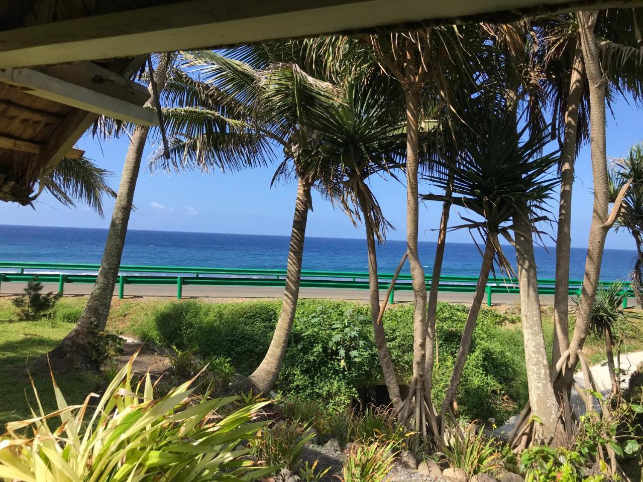 Tanna Iwaru Beach Bungalows Bed & Breakfast Bagian luar foto